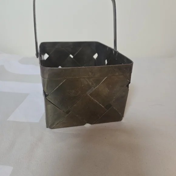 Woven Metal Basket with Handle - Picture 2 of 7